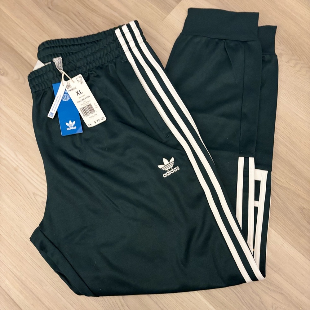 NWT ADIDAS MEN’s jogger pants green & white XL